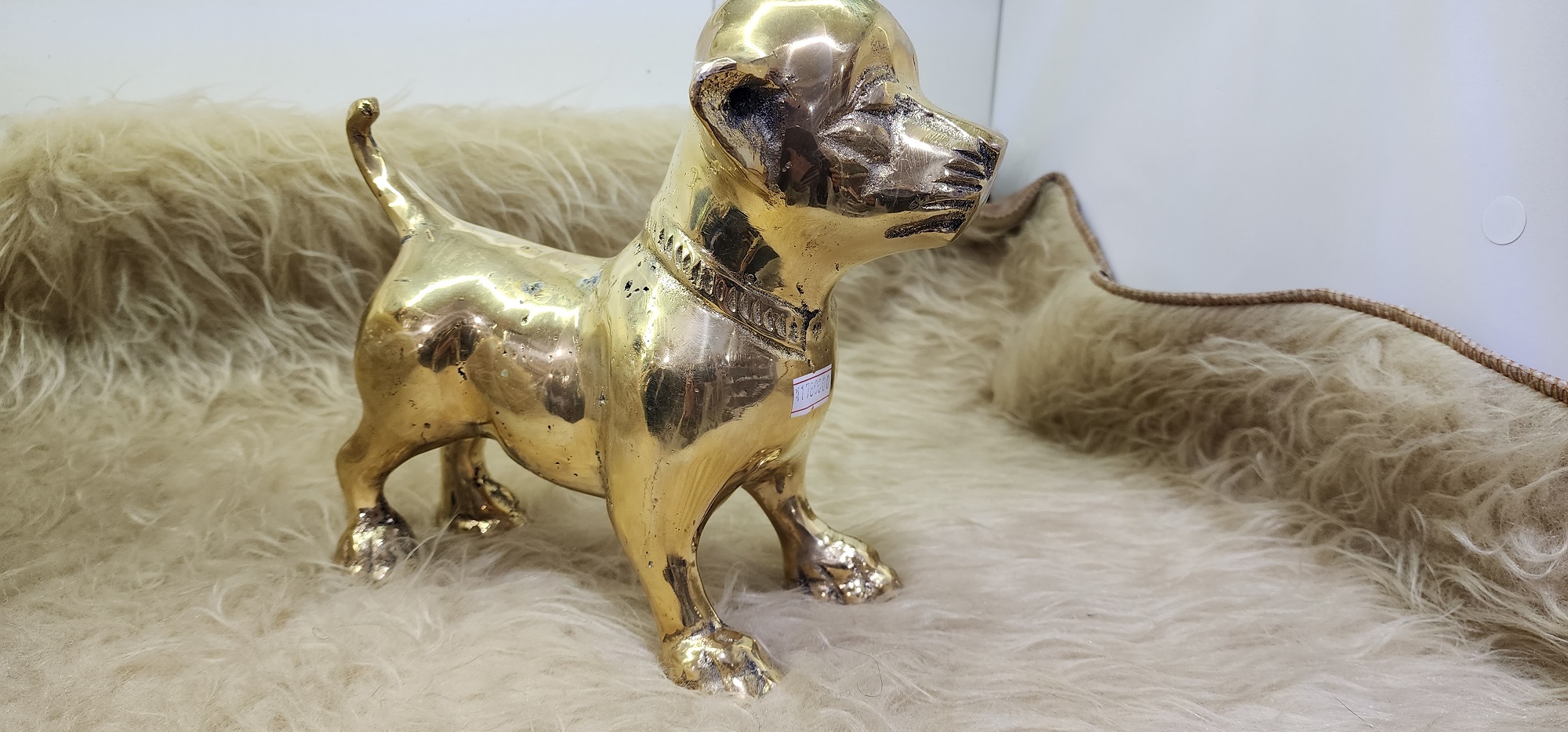 مجسمه سگ بزرگ برنزي